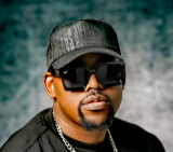 ‘Mr Dingo’ finds way back through music after car accident trauma