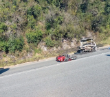 Two dead, four injured in N2 crash near East London