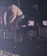 WATCH | Looters hit beer truck after fatal East London crash