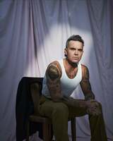 Robbie Williams Beats The Beatles' Chart Record As Britpop Reaches Number One