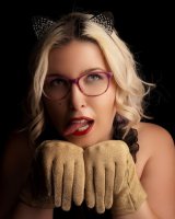 Prepare for night of laughter as Tarryn lights up stage