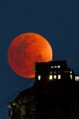 News24 | SEE | Blood moon rising: Readers share their pictures from across SA