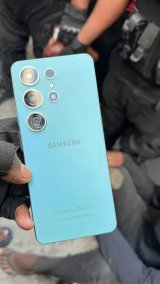 KZN scammers caught after selling tiles disguised as cellphones [photos]