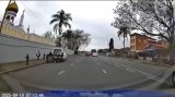 News24 | WATCH | Outrage after primary school pupils seen pushing broken-down taxi in Pietermaritzburg