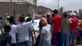 PICS: Chaos erupts in Manenberg after gang attacks police for arresting a suspect