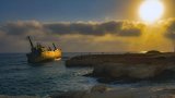 At least 68 dead after migrant boat sinks off Yemen