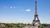 Louvre museum robbery | French cops hunt jewel thieves