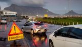 News24 | About 5 000 people in need of help as Western Cape roads, homes flooded - Gift of the (…)